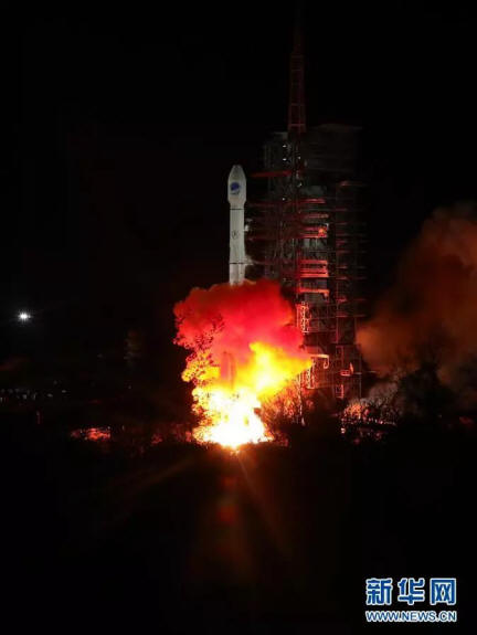 北斗导航卫星发射升空