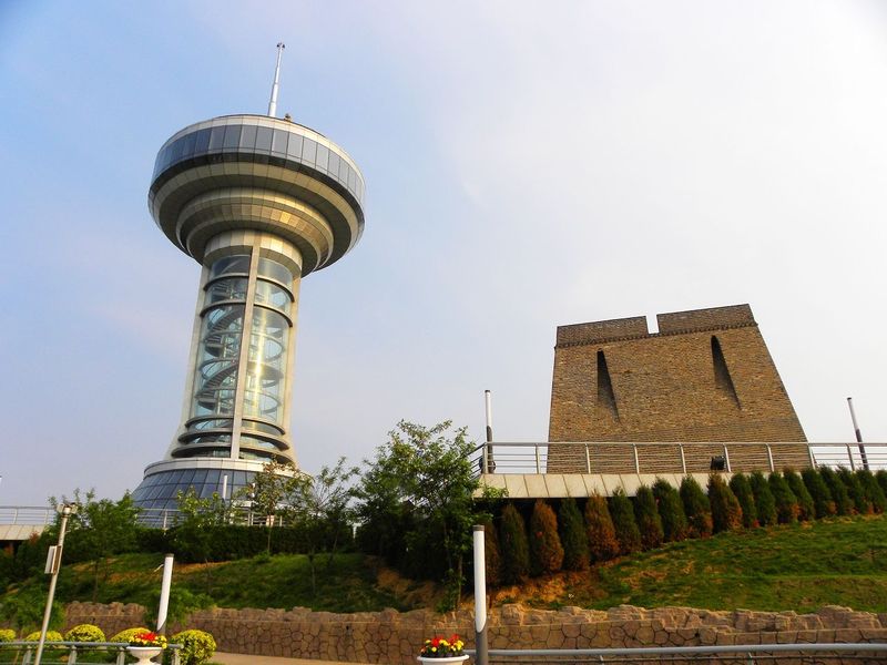 奇特建筑 营口市鲅鱼圈区墩台山公园