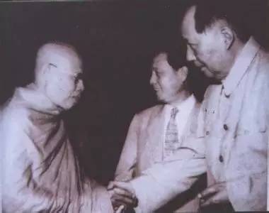 1966年7月中旬毛泽东去衡山看道士 毛泽东算命