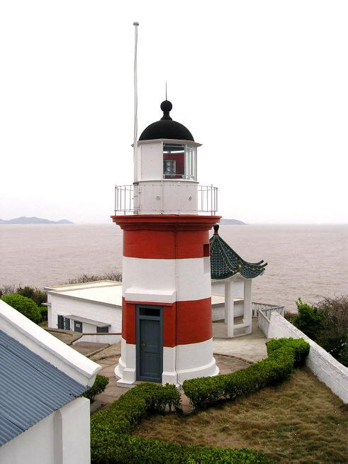 洛迦山灯塔