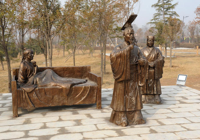 铜雕塑作品 亲尝汤药