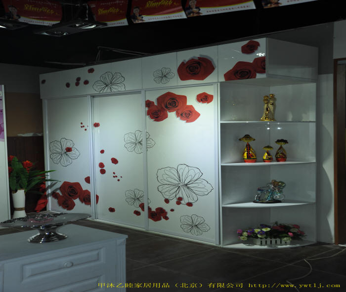 中国名牌家居(家具)产品_贵之柜整体衣柜印花系列