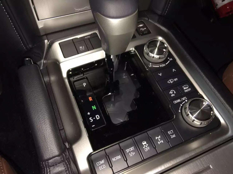 2016款丰田4600 二手车