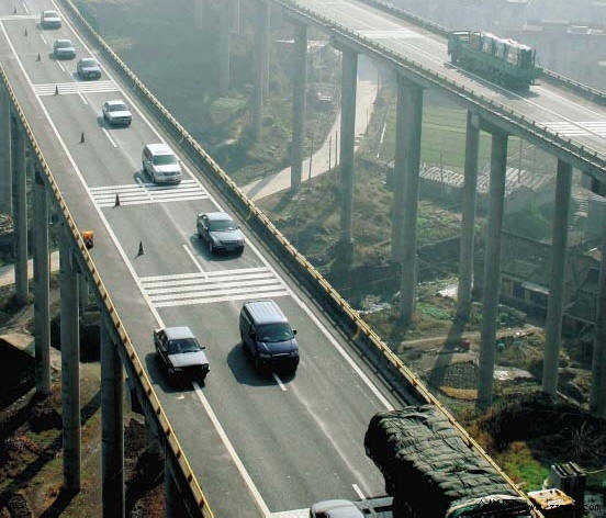 二手车资讯 变更车道