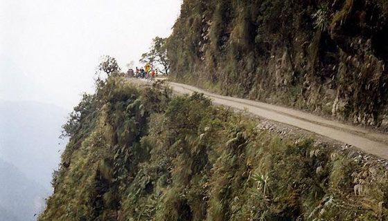 二手车资讯 悬崖上的公路